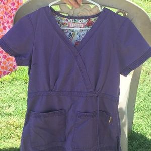 Nursing scrub top